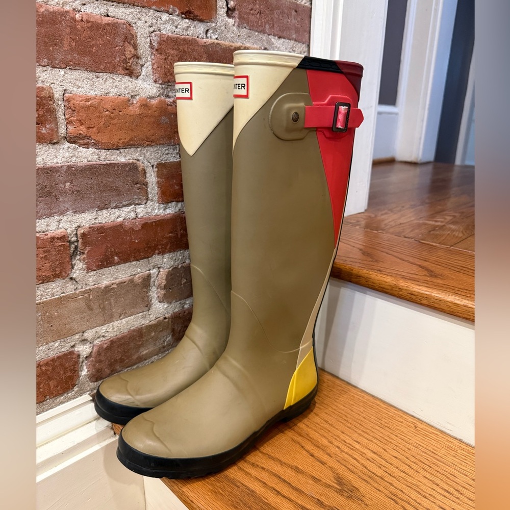 HUNTER Tall Olive + Color Boots - Picture 4 of 9